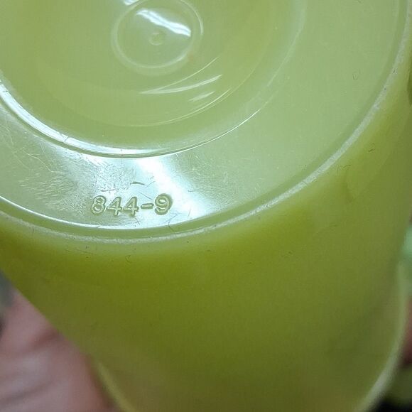 3 Tupperware Containers Yellow - Picture 5 of 7